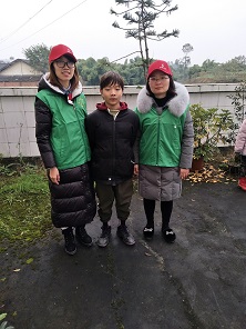 志愿者与学生本人