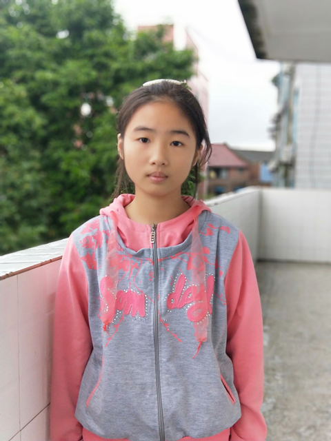 高悦单人照 高悦单人照