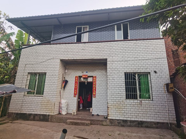 王紫涵家房屋正面