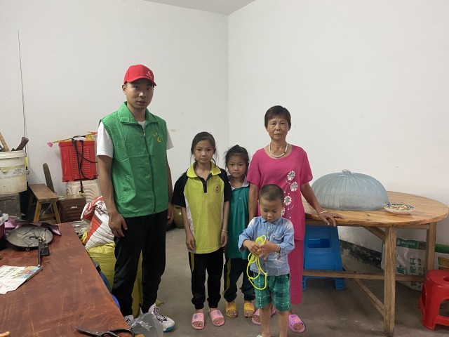 舒玉颜家客厅照片