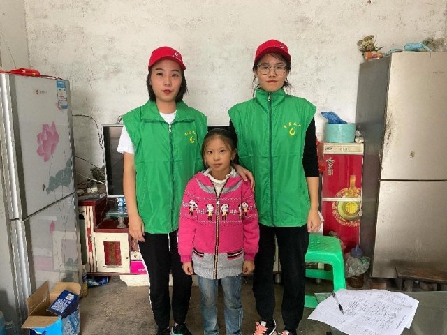 朱昱亭和志愿者 朱昱亭和志愿者
