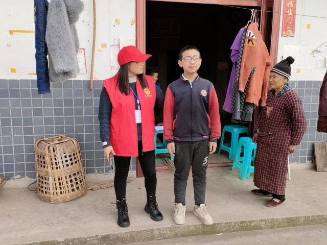 志愿者与胡其霖