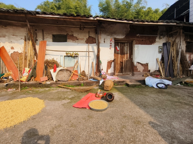 封腾家房屋全景